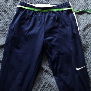 ✨NWT nike women’s soccer pants⚽️